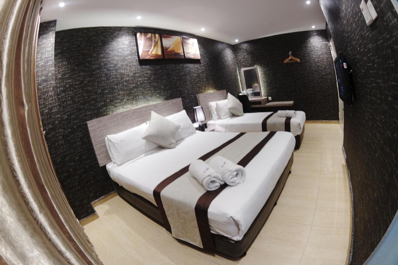 Here Hotel Skudai Exterior photo